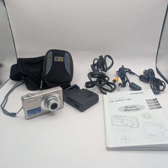 Olympus FE-220 7.1MP 3x Zoom Y2K Camera - TESTED - Picture 1 of 11